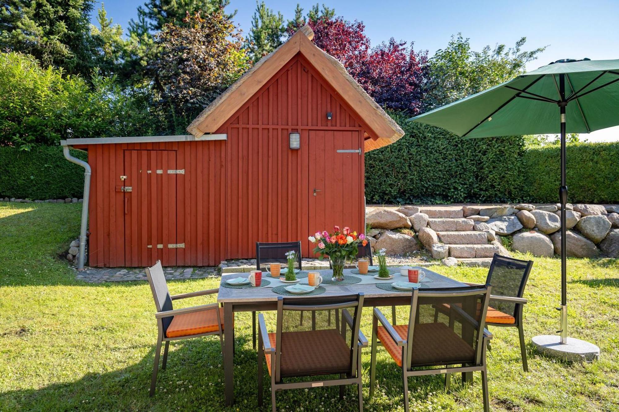 Ferienhaus Preetz 1A - Idylle Unter Reet Burtevitz Exterior photo